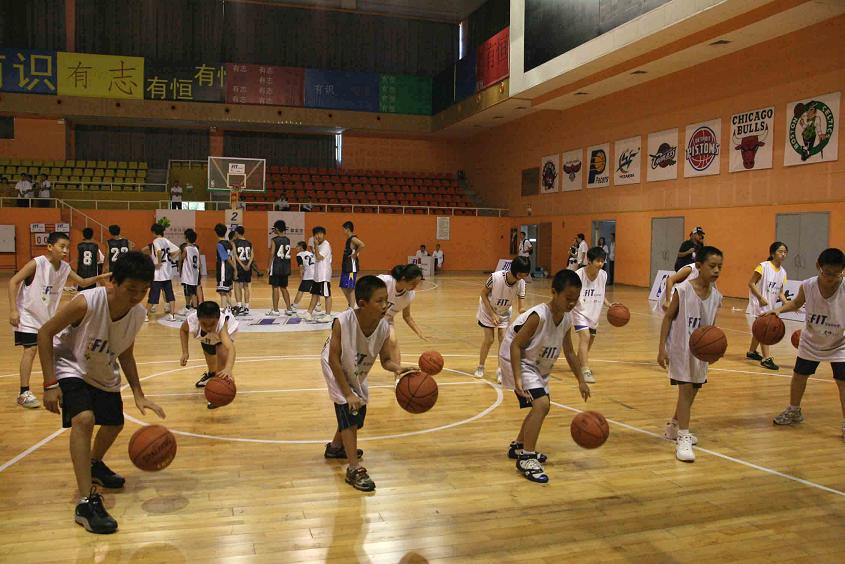 上海小飞人篮球训练营