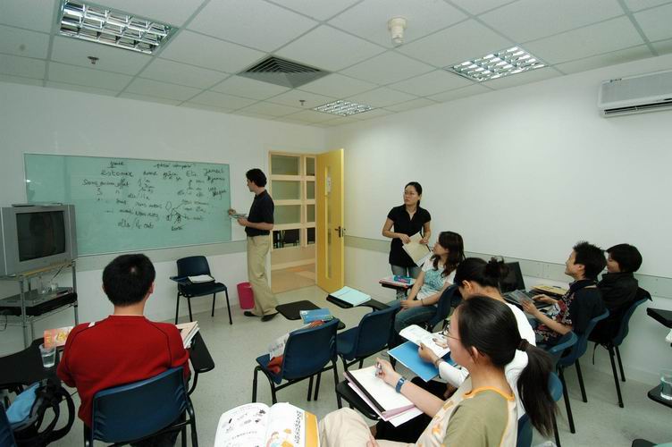 武汉聆文教育培训学校