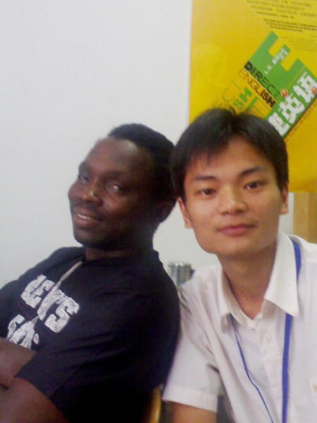 前雅思考官James