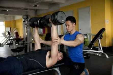武汉私人健身教练培训班多少钱