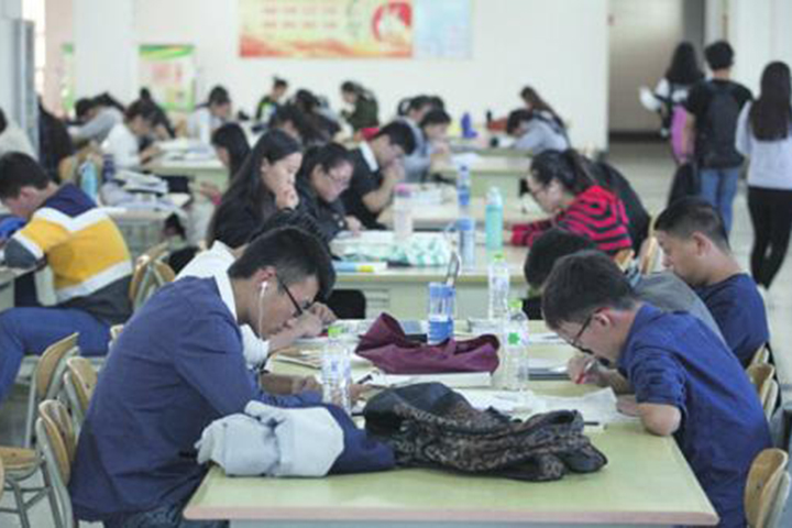 冲刺考研阶段学生的学习状态