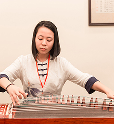 武汉新鸿书院特约主讲老师古筝老师：胡老师