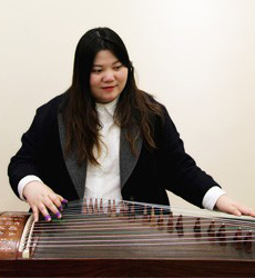 武汉新鸿书院特约主讲老师古筝老师：殷老师