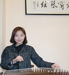 武汉新鸿书院特约主讲老师古筝老师:祁老师