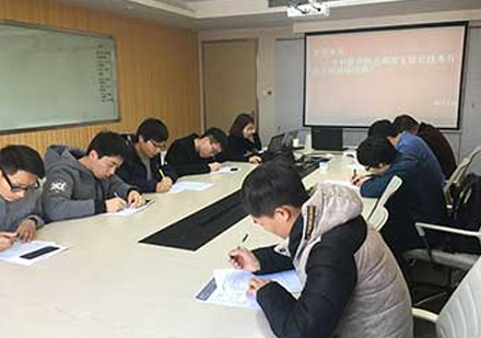 北京海程在线学员上课场景