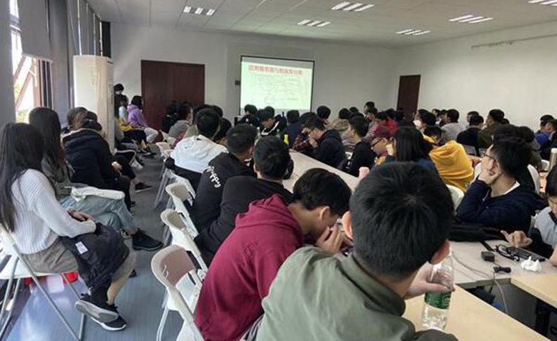 招生报名现场