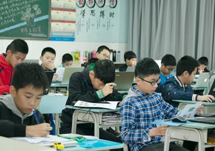 北京编玩边学学员课堂学习场景