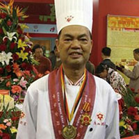 黄振华