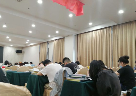 九江中公考研校区学员课堂上课场景展示