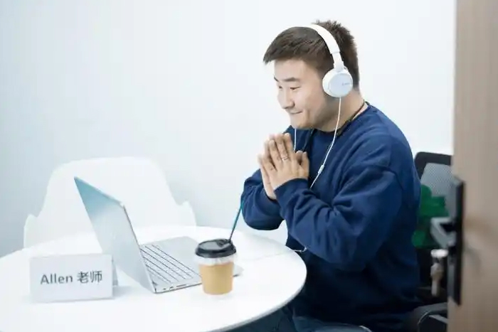 机构老师教学情景