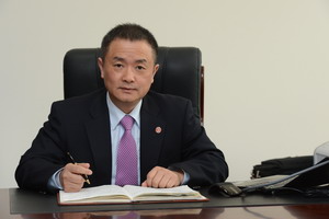 梅　宏