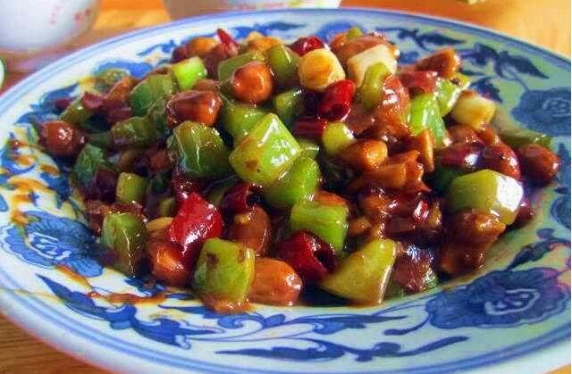 宫保鸡丁制作过程