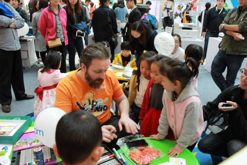 VIPKID跨界“打IN完美” 惠普印象中国行