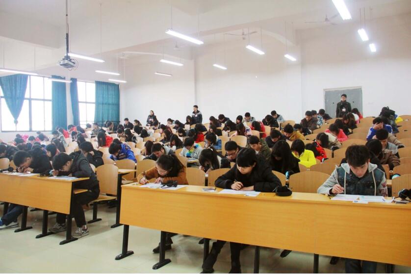 小班教学场景