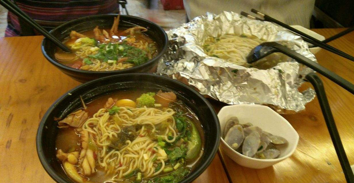 秘制花甲米线制作过程