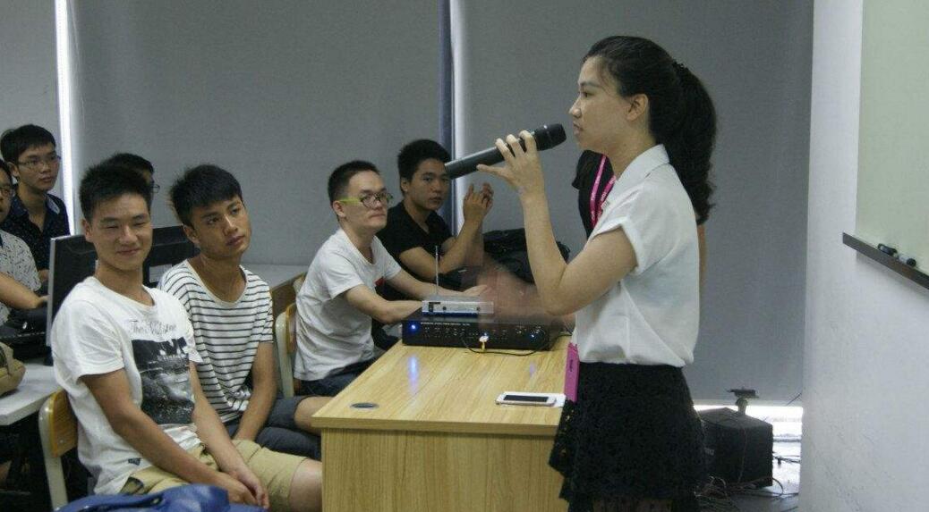 编程实战教学场景