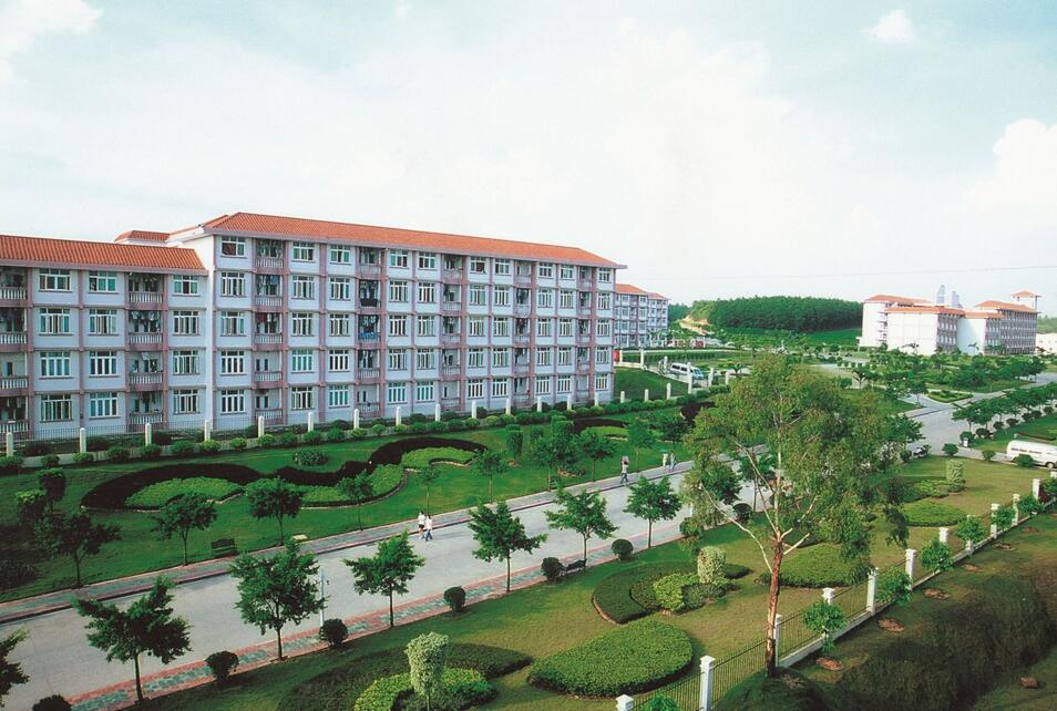 广东财经大学校门