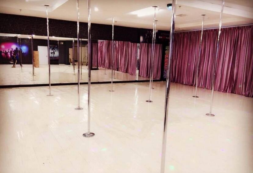 钢管舞技巧演示