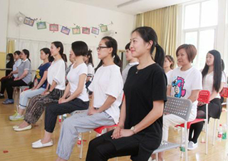 双语幼师委培班