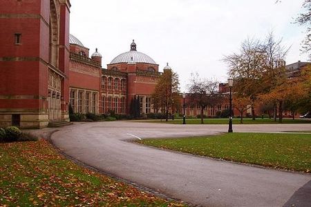 英国大学商学院