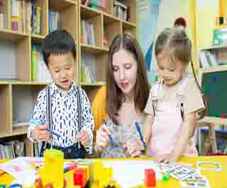 教育專家深度解讀英語啟蒙：親子閱讀實戰(zhàn)指南
