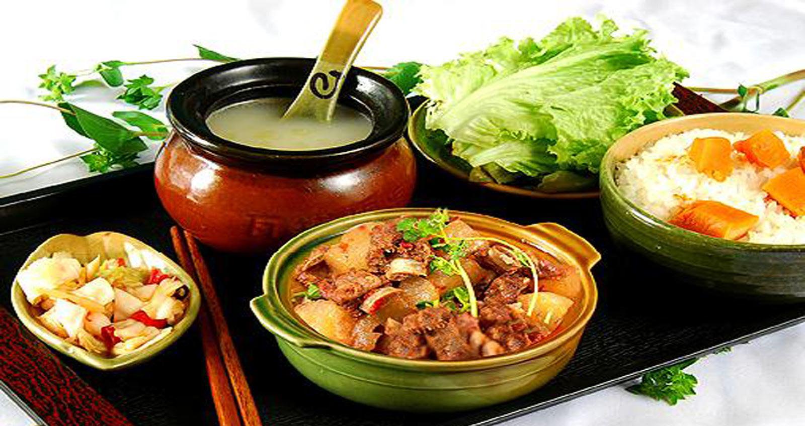 瓦缸饭制作现场