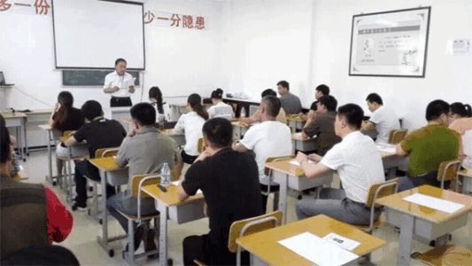 理疗实操教学现场
