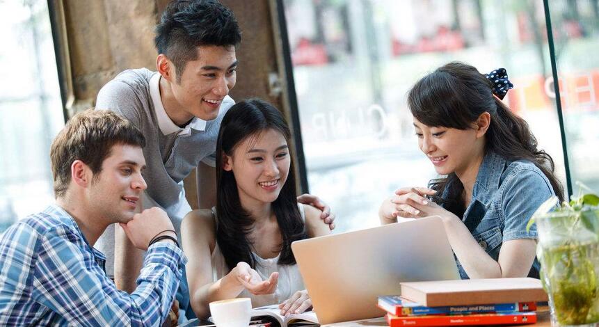 西班牙大学校园环境