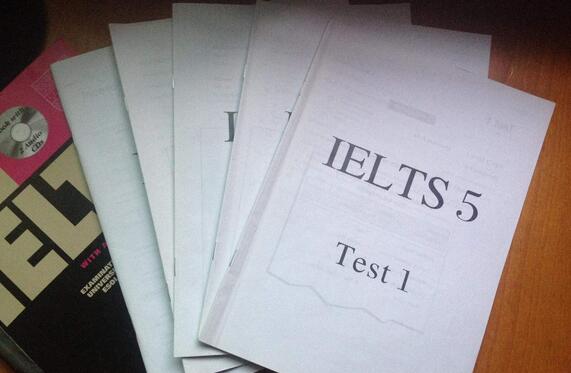 雅思小班教学场景