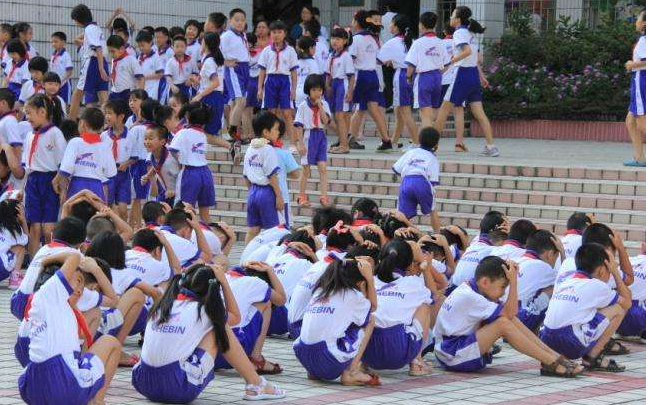 长空鸣雁学子归巢中小学部开学啦