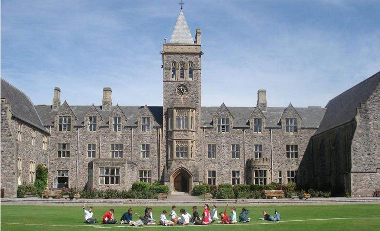 英国精英中学实景