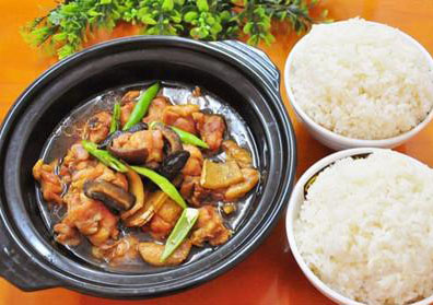 黄焖鸡米饭