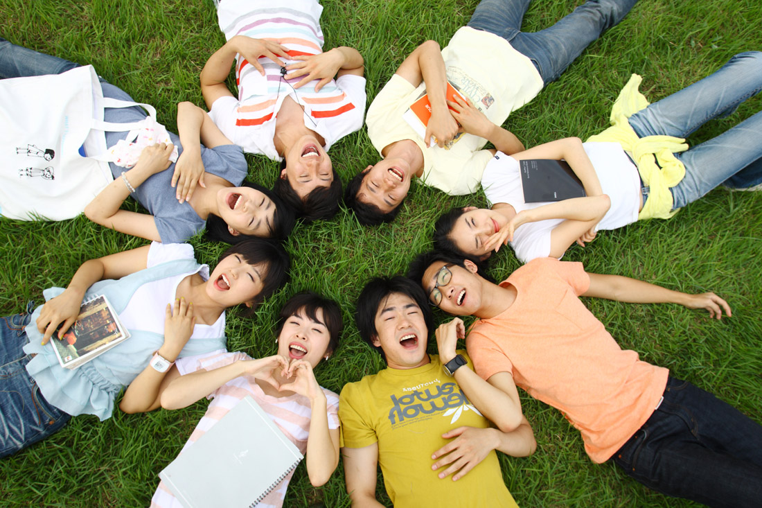 韩国大学社团招新现场