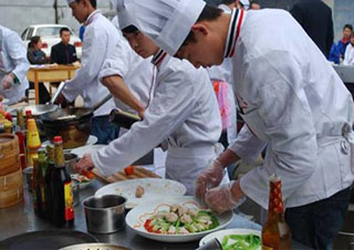 厨师职业资格认证全解析：从初级到高级技师的进阶之路