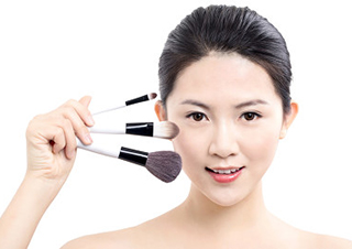 专业化妆师职业发展路径深度解析