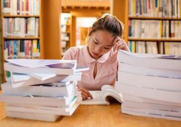 金融硕士考研核心要点解析：期权原理与应用指南