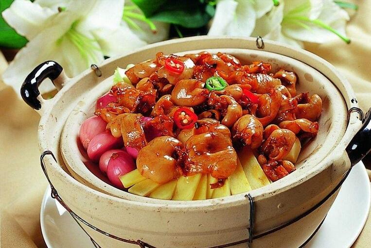 砂锅菜制作教学现场