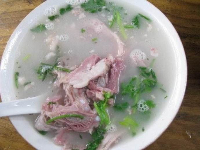 羊肉汤熬制过程