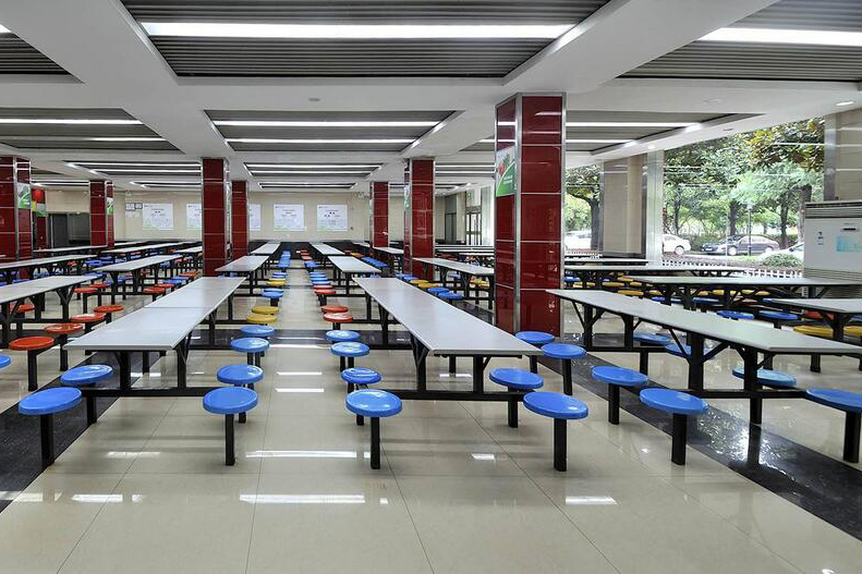 学校餐厅