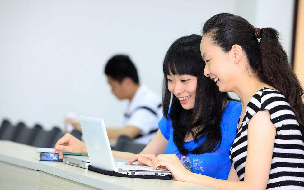 西班牙大学课堂互动