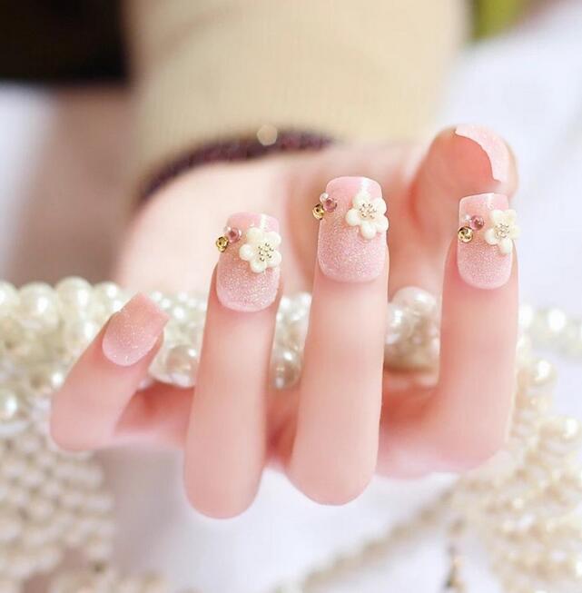 专业美甲护理示意图