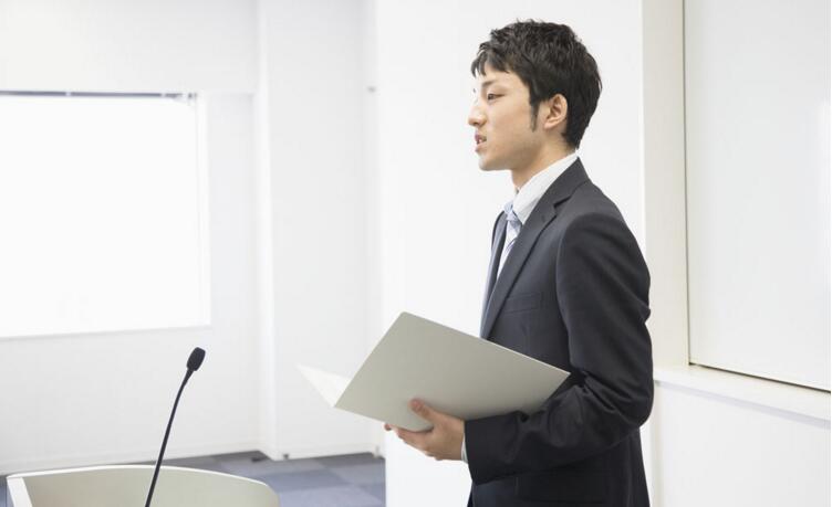 演讲中的象征运用