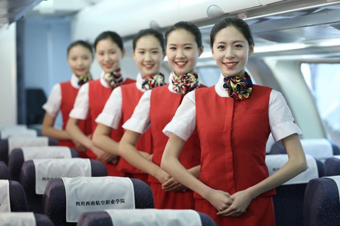 空乘职业发展全解析：方向与行业前景深度解读