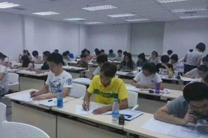 学生上课环境