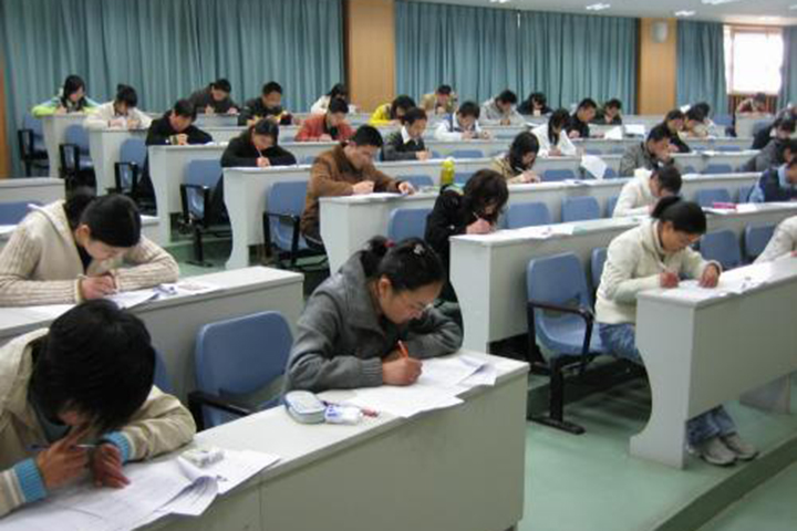 参加学校模考的考生