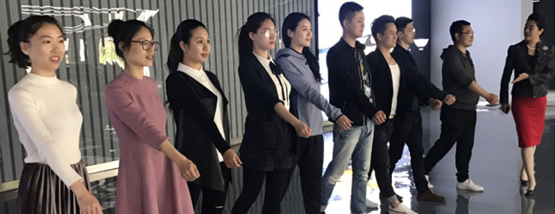 企業(yè)禮儀培訓(xùn)現(xiàn)場