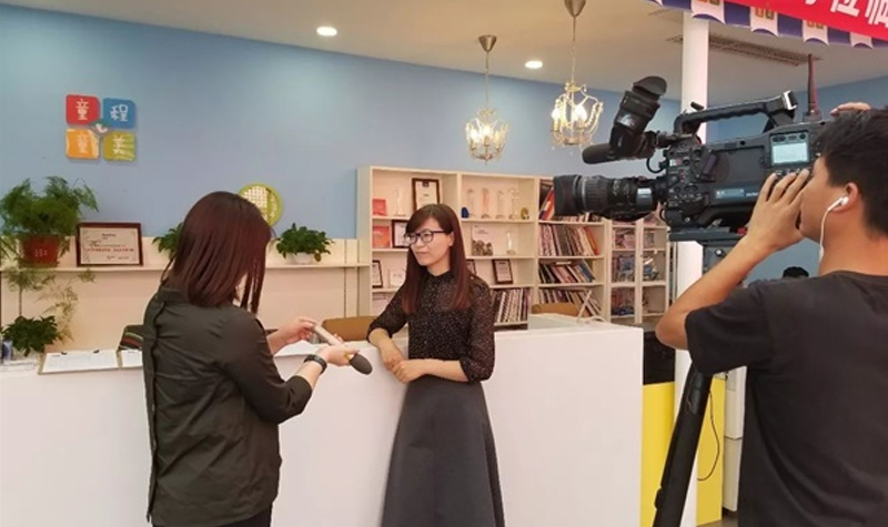 童程童美接受央視采訪
