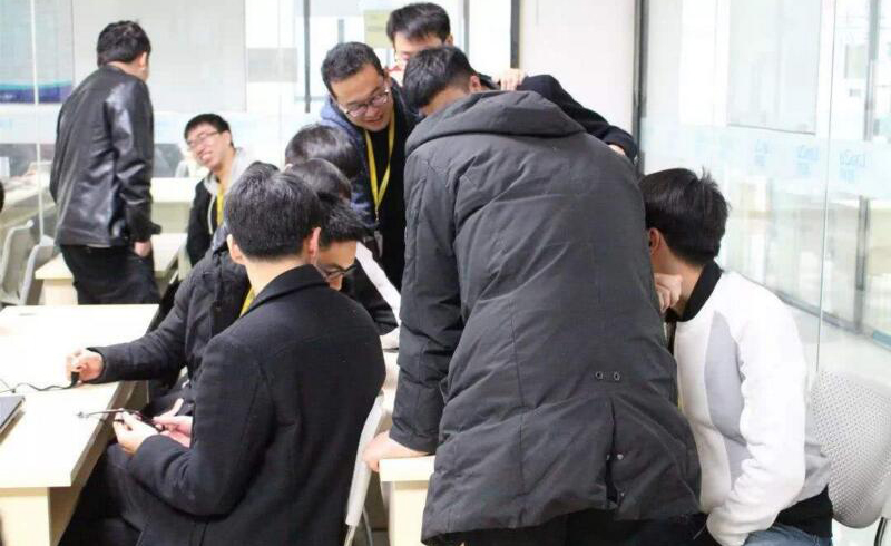 校区的学员们