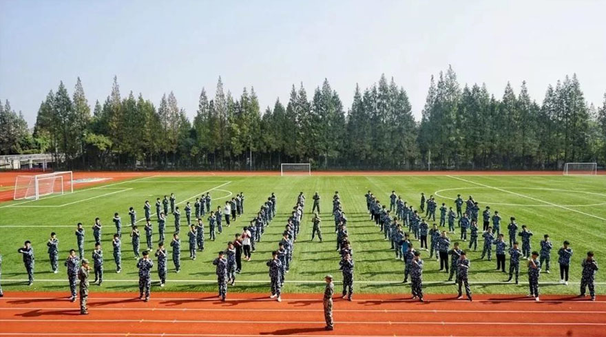 交大留学桥国际艺术教育学员军训
