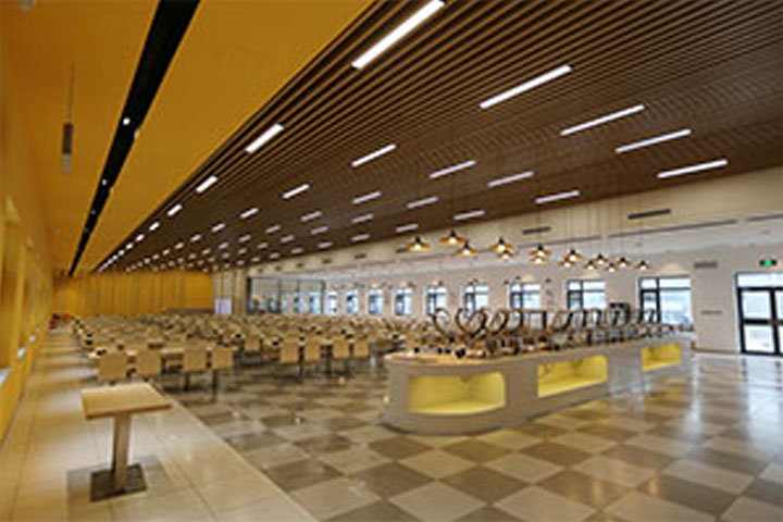 学校食堂